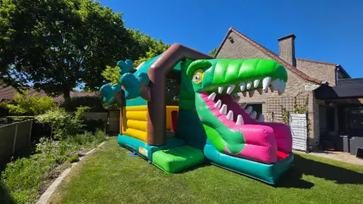 [SpringkasteelDino] Springkasteel Dino 4,5 x 6m